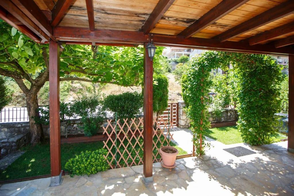 Wooden House In Ioannina Apartment Exterior photo