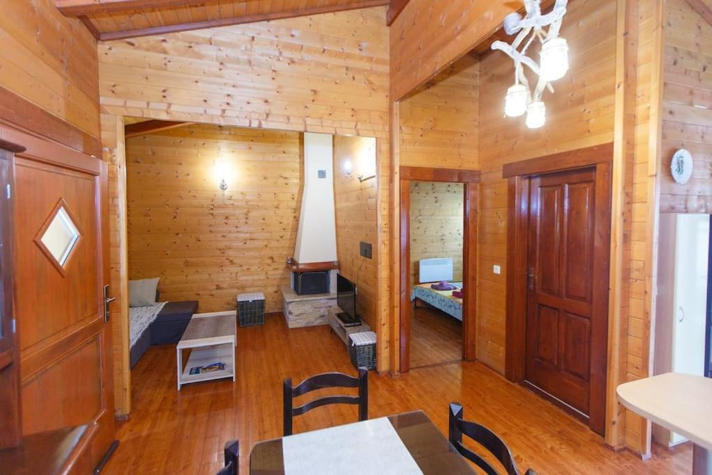 Wooden House In Ioannina Apartment Exterior photo